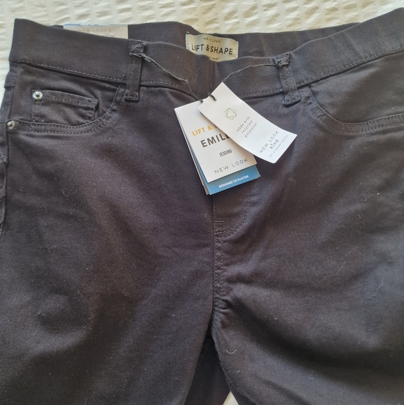 NEW LOOK Black 'Emilee' Lift & Shape Jegging Jeans Size 14 Petite Short New - Picture 2 of 2
